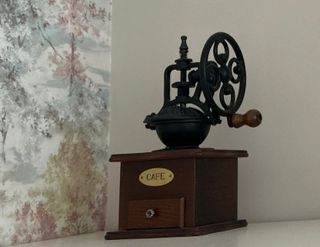 Molinillo café antiguo madera forja