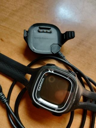 Garmin - 2 relojes negros sin encender + cargador