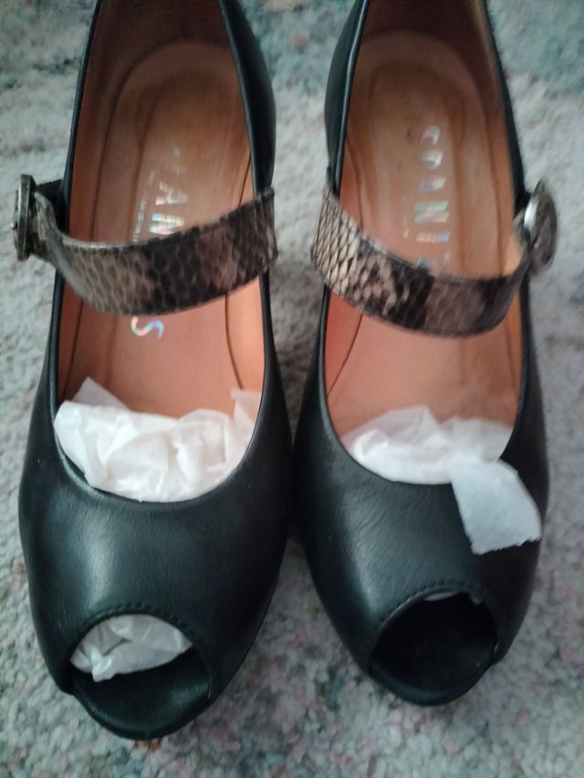 Zapatos Hispanitas negros