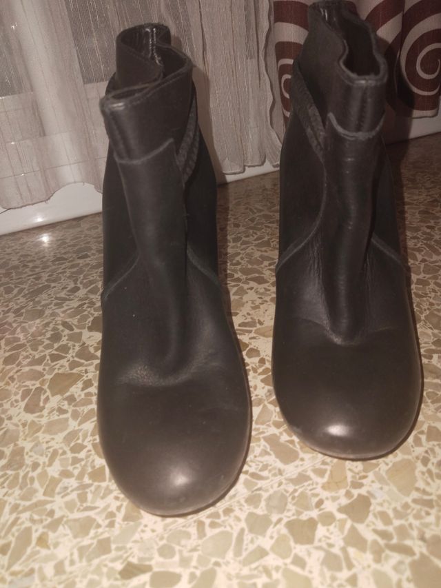 Botitas Massimo Dutti negras, talla 39