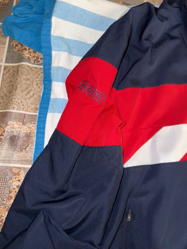 Giacca Lacoste blu e rossa