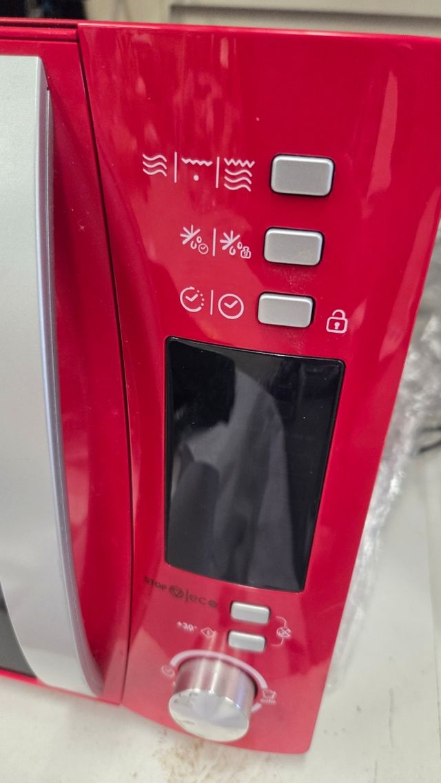 Microonde rosso Candy