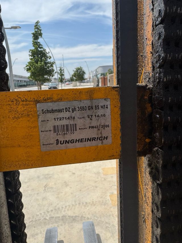 Jungheinrich ETV 216 - Carretilla Retráctil