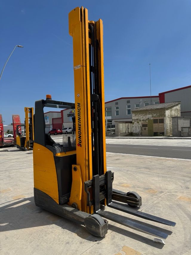 Jungheinrich ETV 216 - Carretilla Retráctil