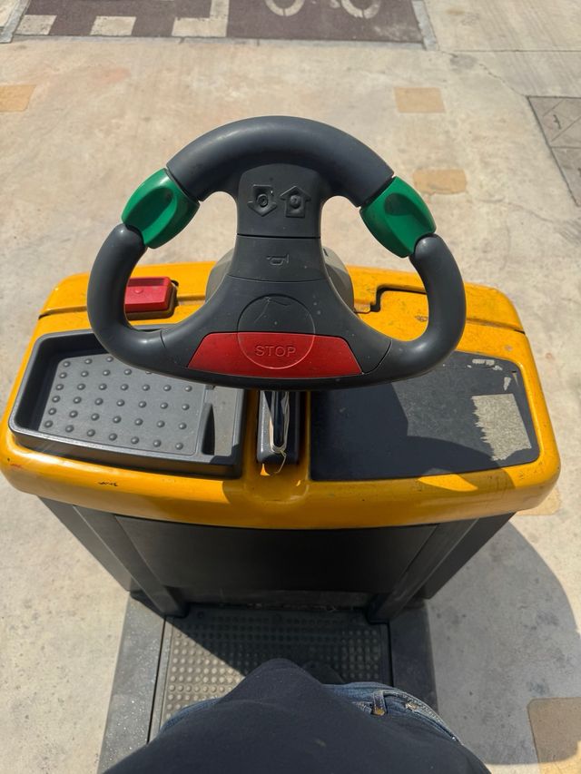 Transpaleta eléctrica - 2 palets