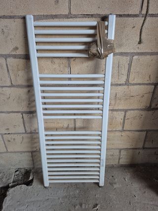 Radiador toallero blanco