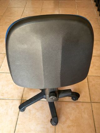 Silla oficina giratoria azul