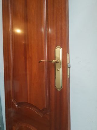 Puerta interior madera maciza