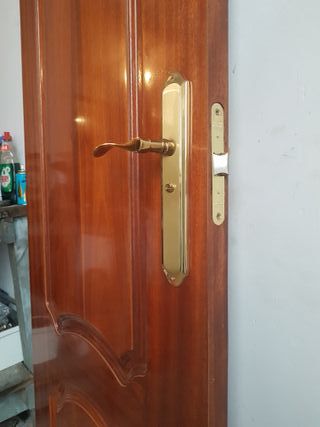Puerta interior madera maciza