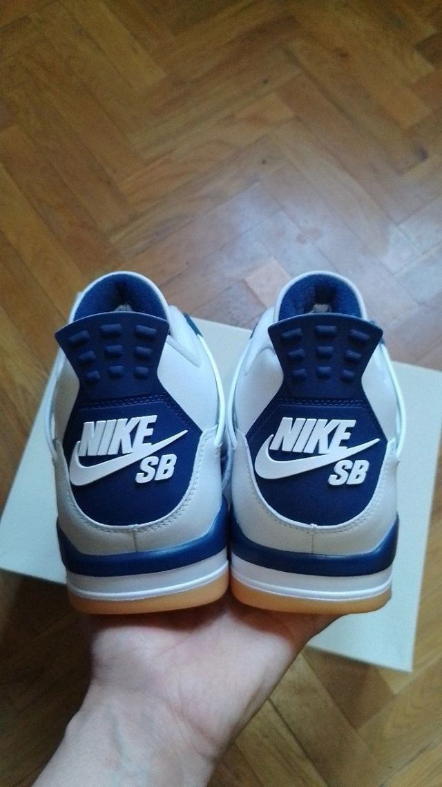 Jordan 4 SB Navy talla 45