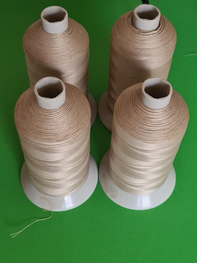 5 Bobinas Hilo Beige Costura