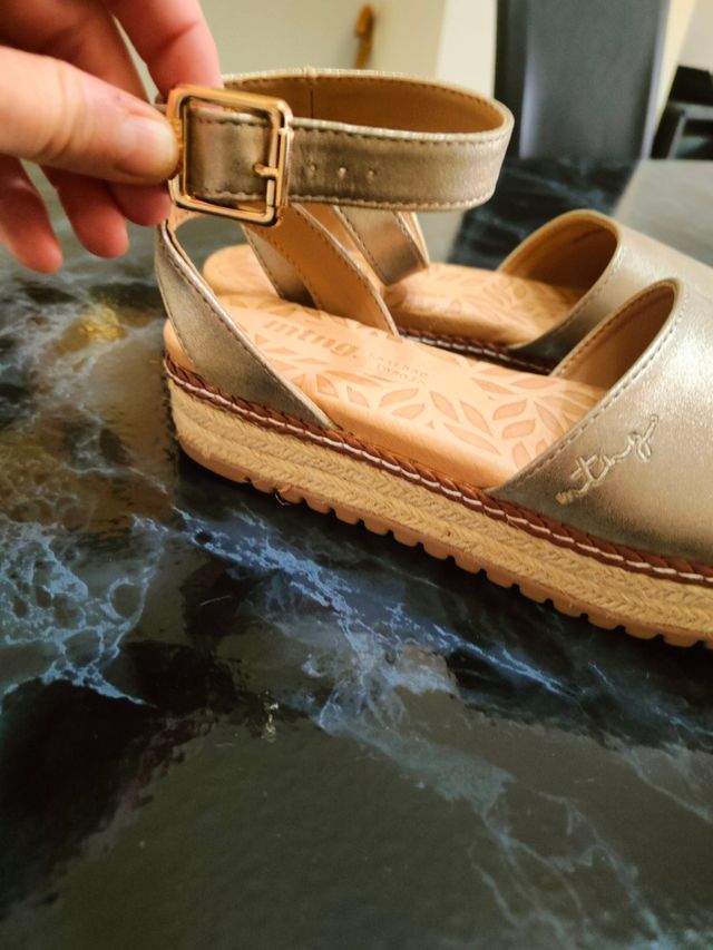 Sandalias Mint&Rose doradas