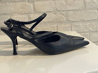 Zapatos negros de tacón aguja