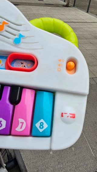 Piano Fisher-Price infantil