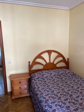 Cabecero y mesilla madera