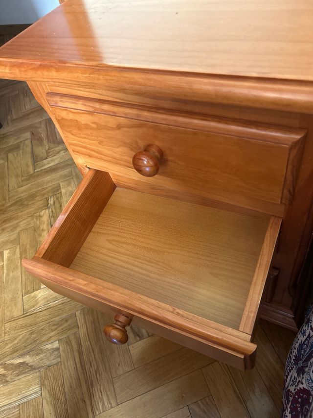 Cabecero y mesilla madera