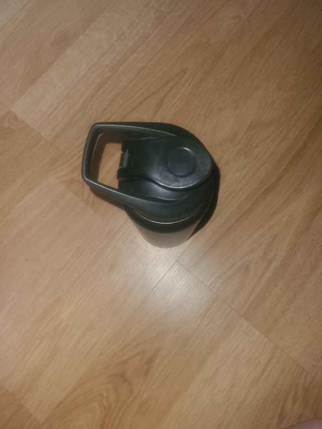 Bottiglia sportiva nera