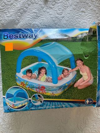Piscina hinchable con dosel