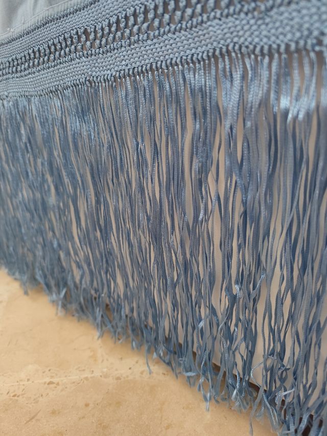 Mantón de Manila bordado