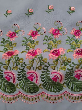 Mantón de Manila bordado