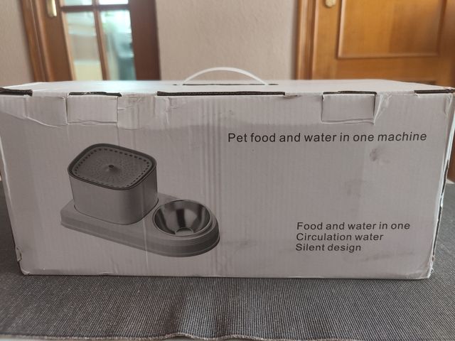 Bebedero automático gatos - dorado y blanco