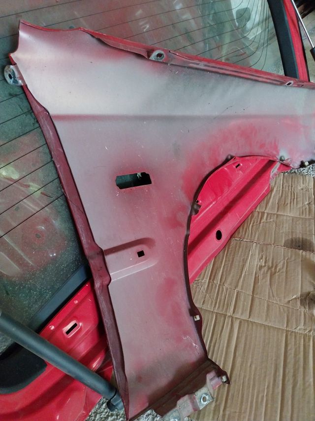 Puerta y aleta Honda Civic EK4 roja