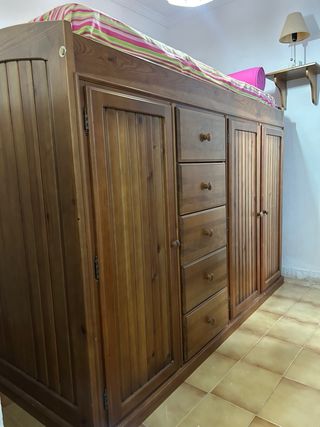 Cama nido con armario - Madera.