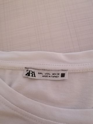 Camiseta Zara blanca c/botones