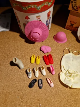 Ropa y accesorios Barbie y Chabel