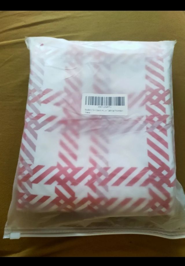 Tovaglia scozzese rossa e bianca