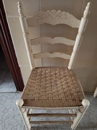 2 Sillas antiguas de mimbre