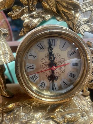 Reloj dorado antiguo