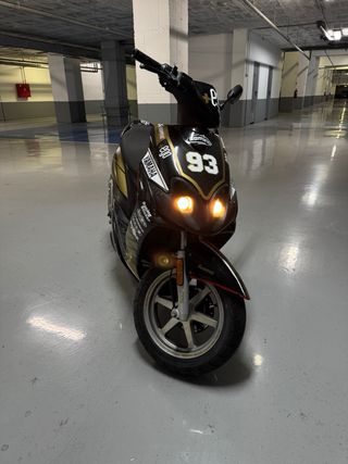 Yamaha JogR 50cc - Scooter