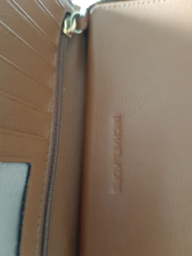 Billetera Michael Kors marrón