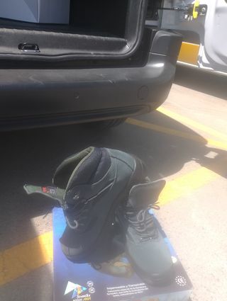 Botas montaña grises nº 43