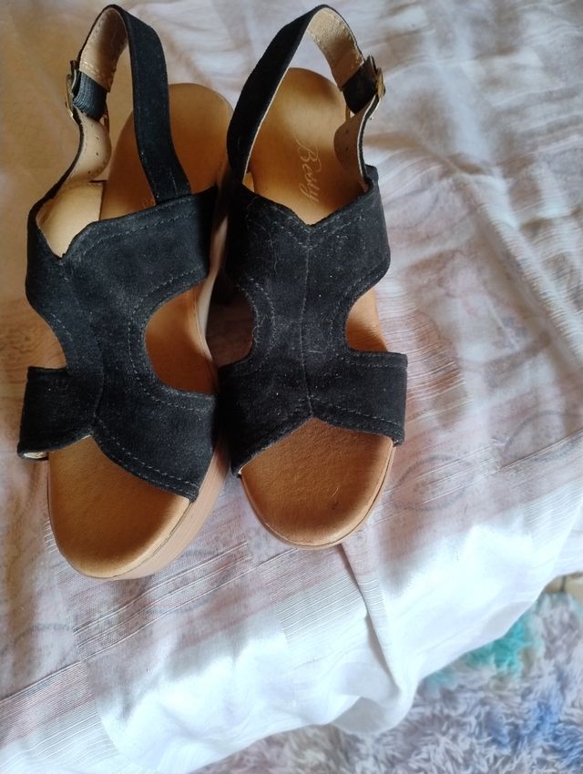 Sandali Betty nere con zeppa