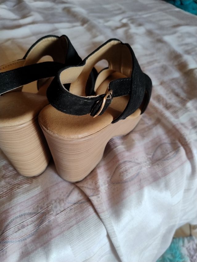 Sandali Betty nere con zeppa