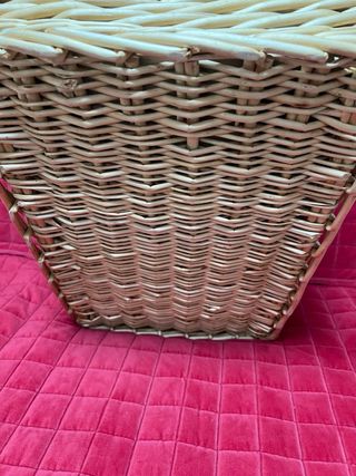 Cesto mimbre beige con encaje
