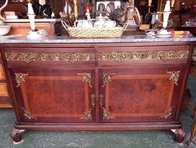 Aparador estilo imperio de madera de raíz