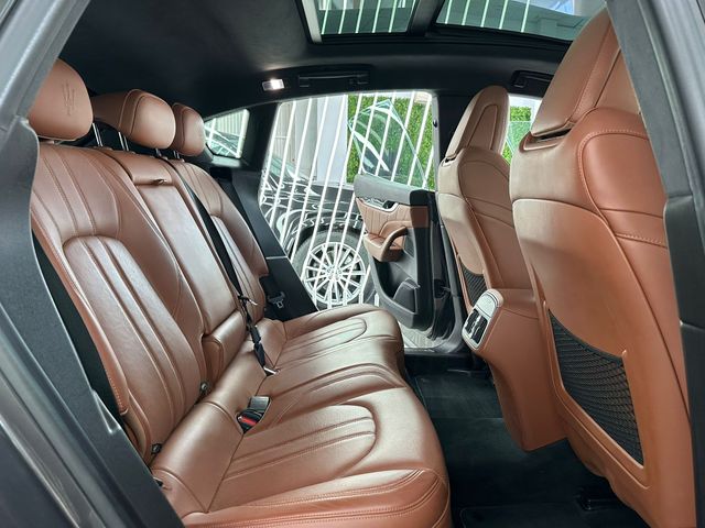 MASERATI LEVANTE GRANSPORT 350CV AUTO. 8 VEL.