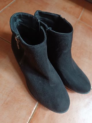 Botines negros talla 37