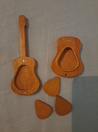 Guitarra para guardar púas