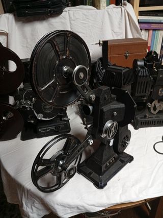 Proyector Pathé 200B antiguo