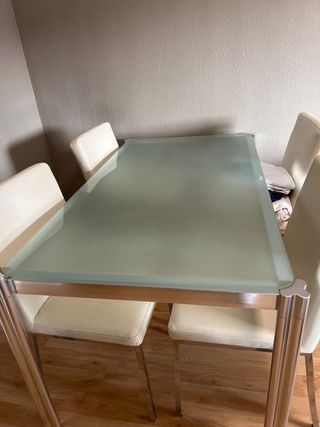 Mesa cristal y aluminio - 4 sillas