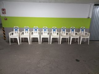 8 Sillas plástico selladas por Hernrry Massonet