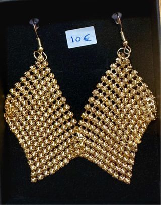 Pendientes dorados largos