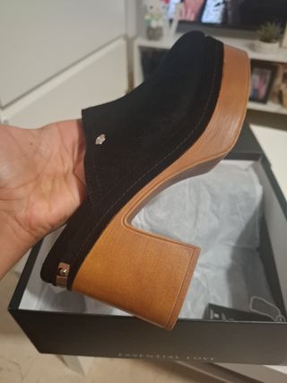 Zuecos CARMELA negros - tacón madera