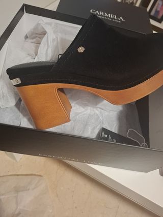 Zuecos CARMELA negros - tacón madera