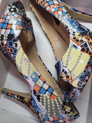 Sandalias tacón multicolor talla 38