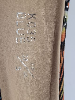 Sandalias tacón multicolor talla 38